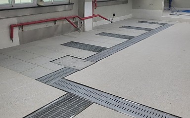 체크문늬 커버 트렌치